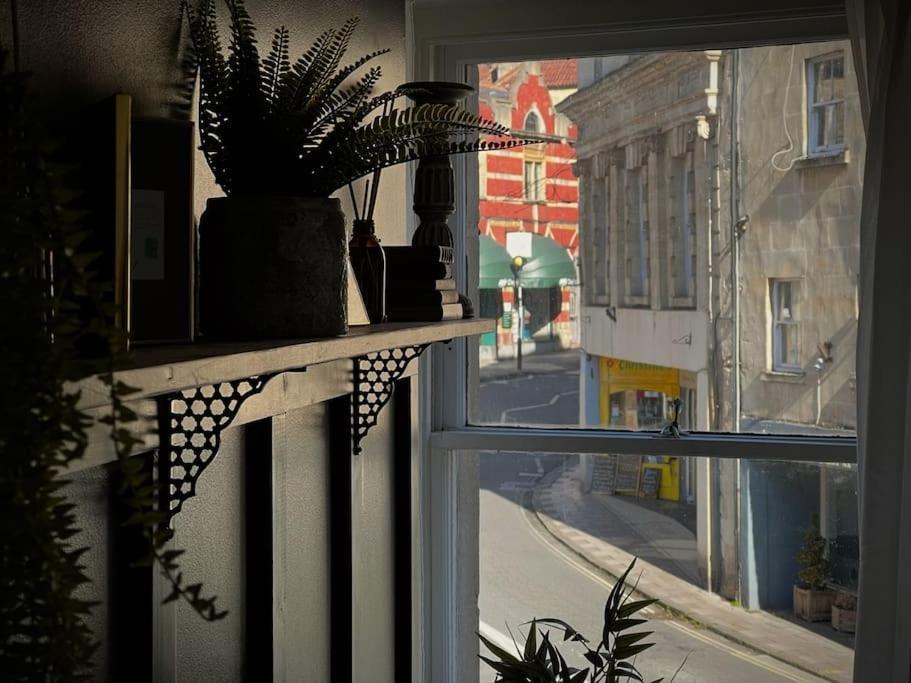 Period Apartment, Great Views, In Heart Of Town. ブラッドフォード・オン・エイヴォン エクステリア 写真