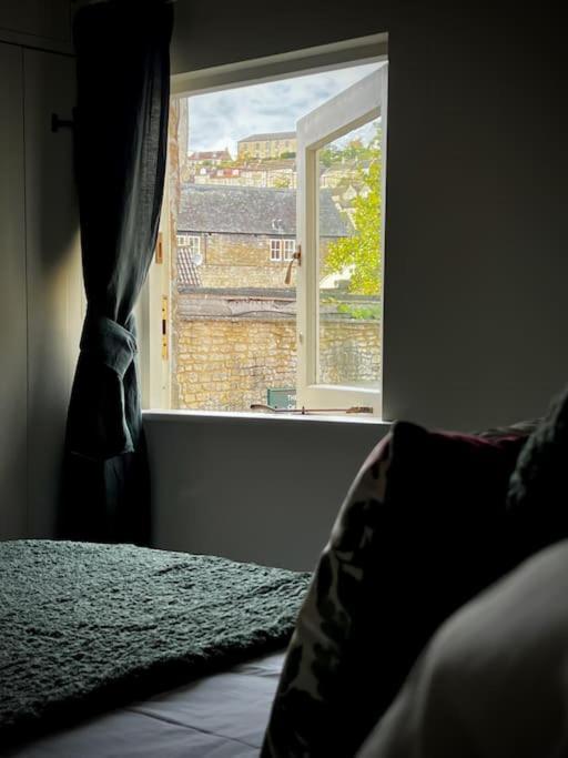 Period Apartment, Great Views, In Heart Of Town. ブラッドフォード・オン・エイヴォン エクステリア 写真